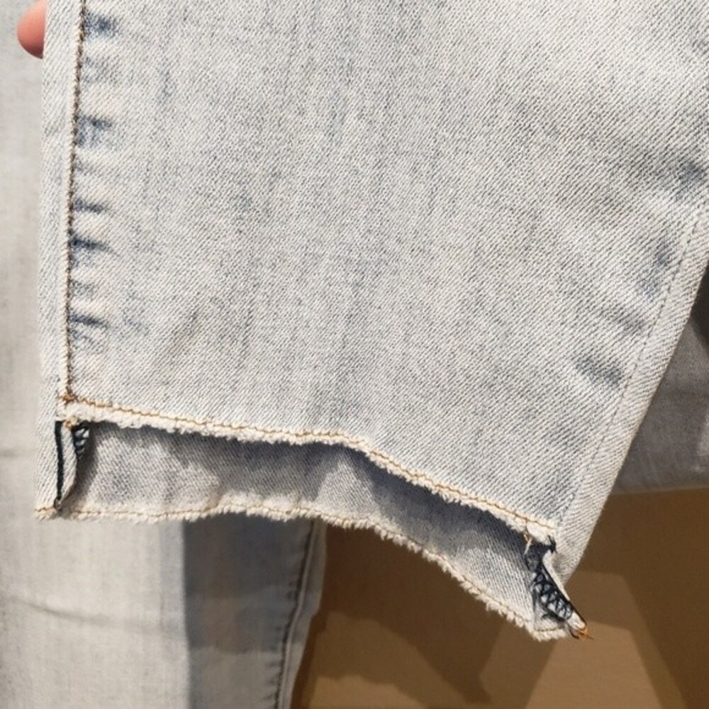 Kut From The Cloth Straight Leg Light Wash Jeans Size 6 - Picture 4 of 8